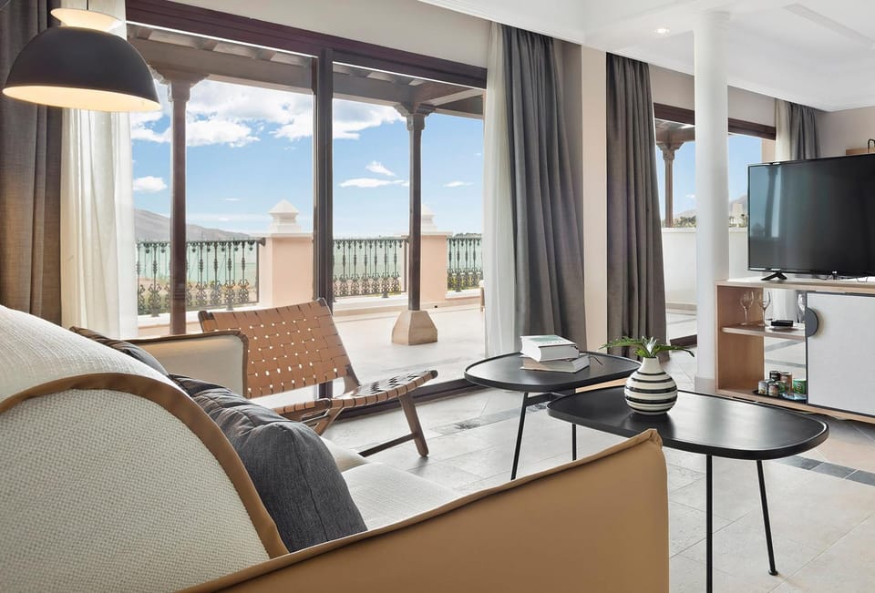 TV and multimedia, View (from property/room), Balcony/Terrace, Sea view, Drinks