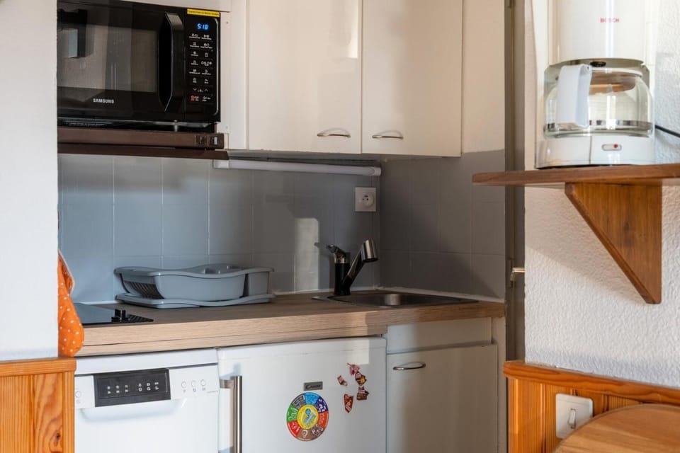 Bathroom, oven, kitchen
