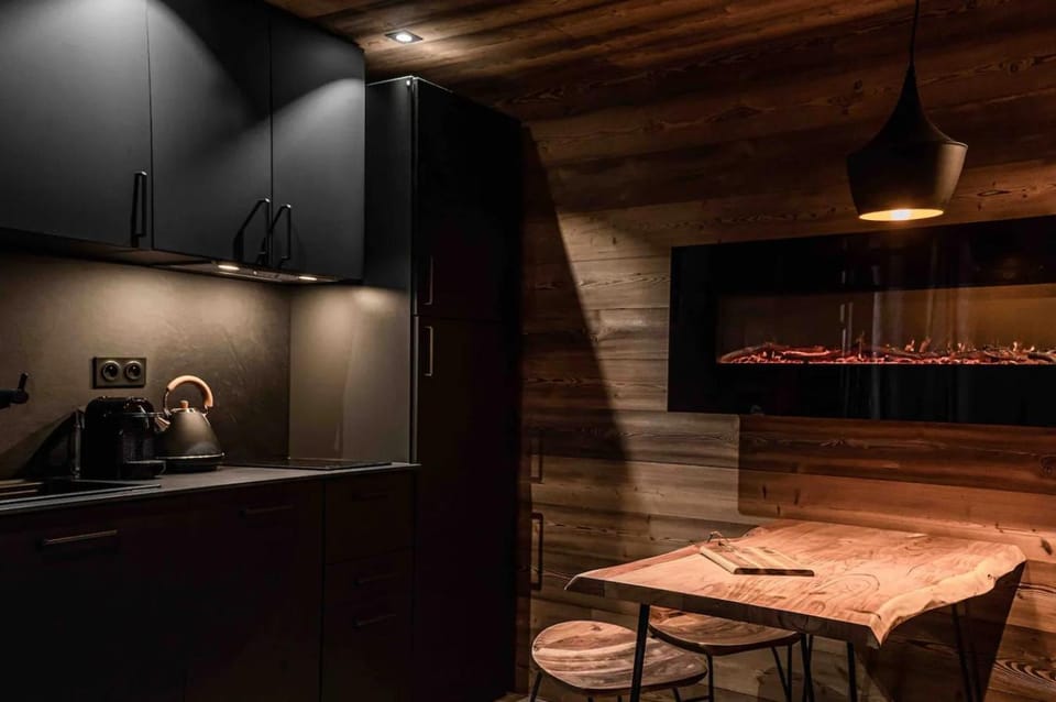 Coffee/tea facilities, Kitchen or kitchenette, Dining area