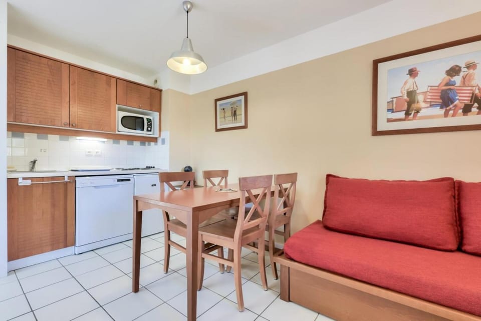 Bed, kitchen