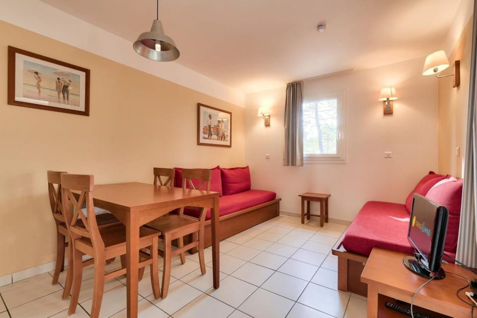 Bed, kitchen