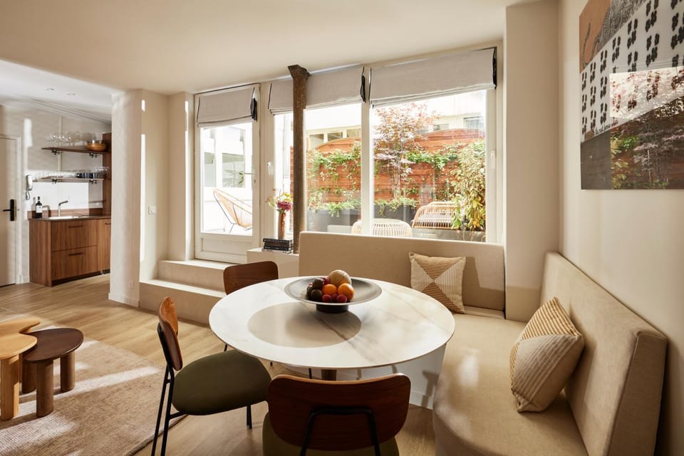 Kitchen or kitchenette, Living room, Dining area