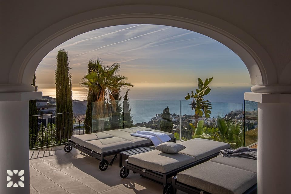 Patio, Bed, Day, Natural landscape, View (from property/room), Balcony/Terrace, Photo of the whole room, Bedroom, Sea view, sunbed
