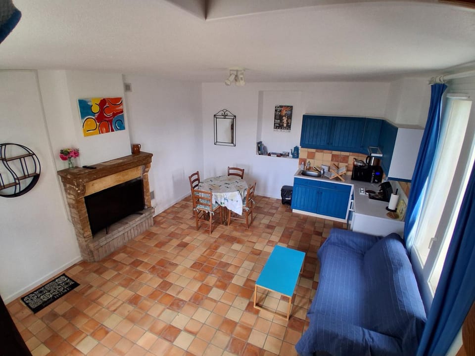 Gîte du vigneron à La Terrasse piscine local vélos House in Provence-Alpes-Côte d'Azur