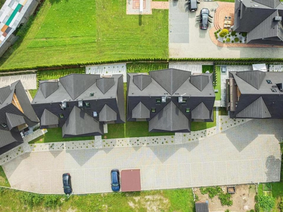 Property building, Location