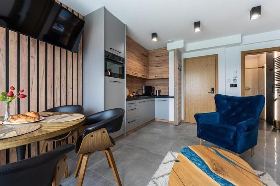 TV and multimedia, Kitchen or kitchenette, Seating area