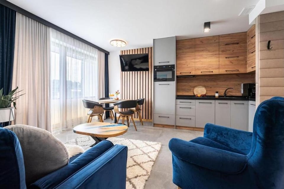 TV and multimedia, Kitchen or kitchenette, Seating area