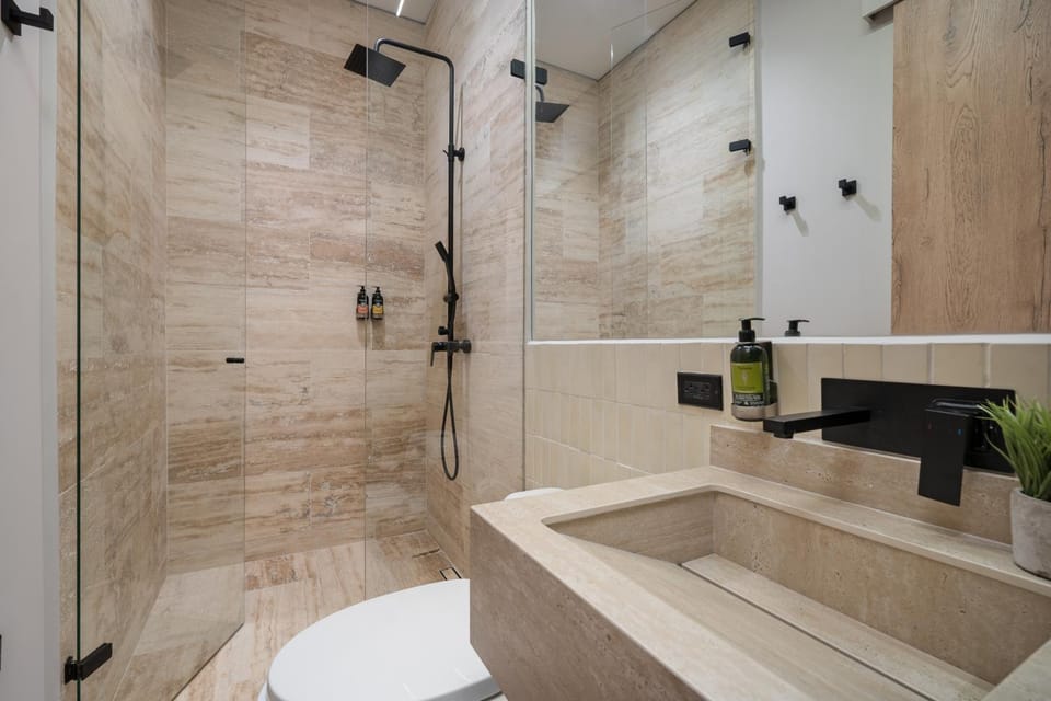 Shower, Bath