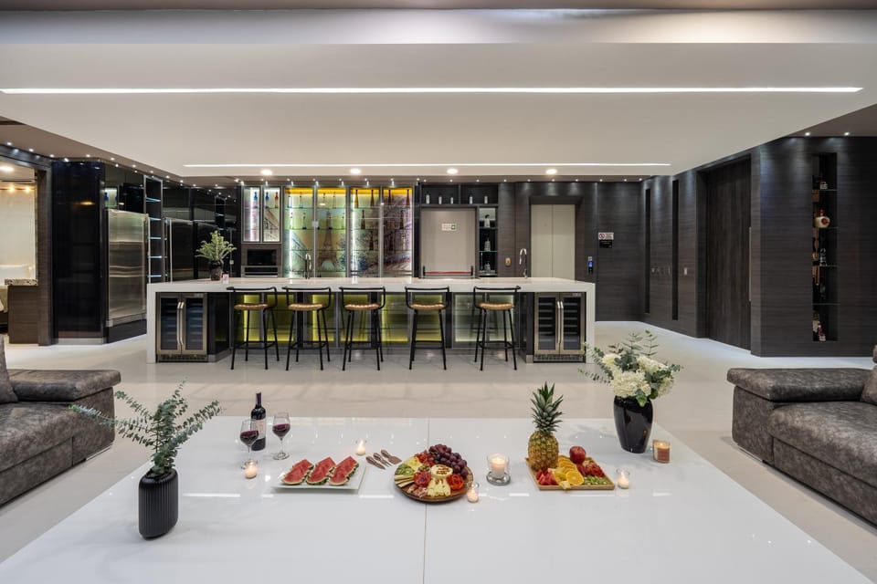 Kitchen or kitchenette, Food and drinks