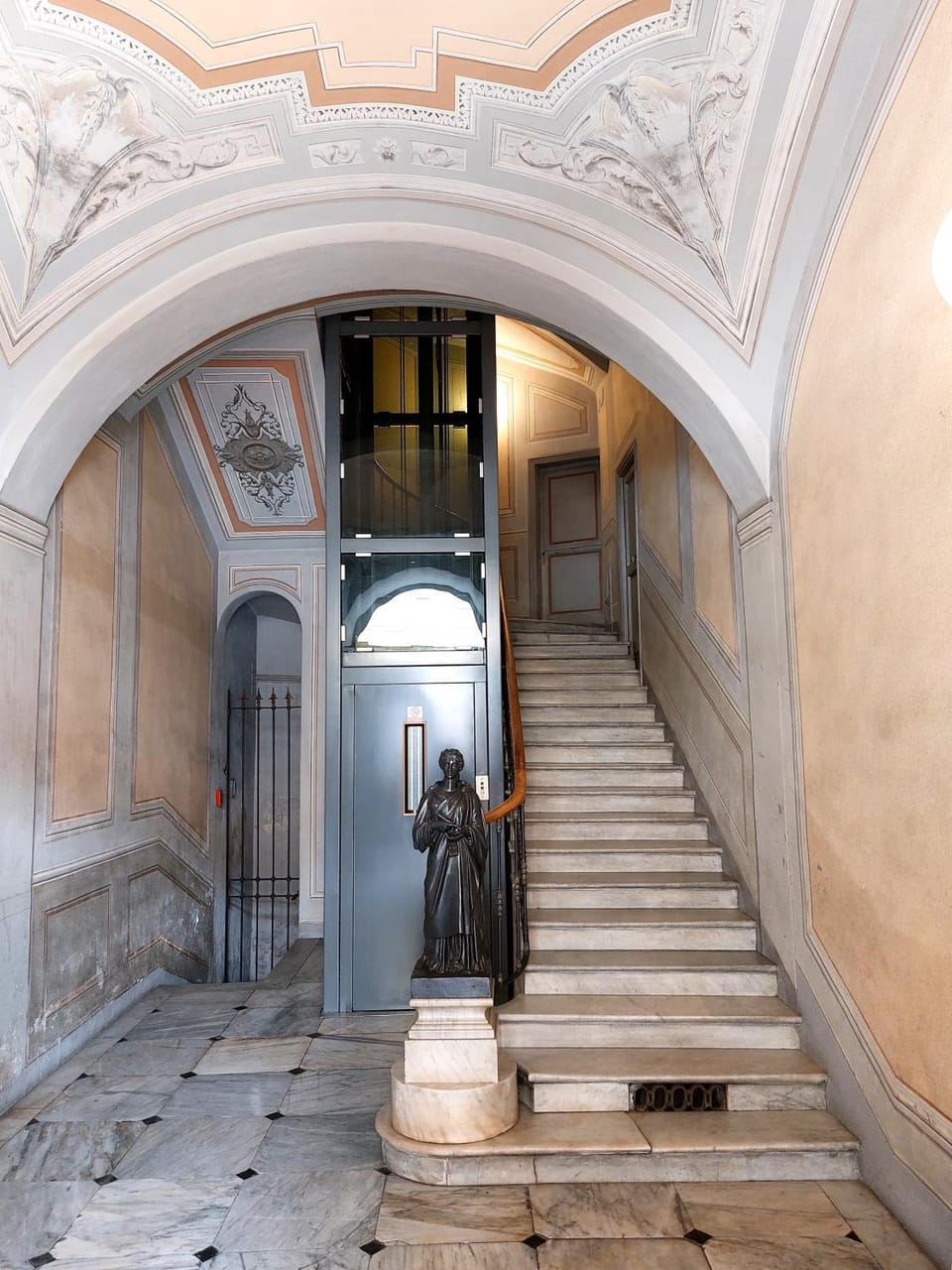 Facade/entrance
