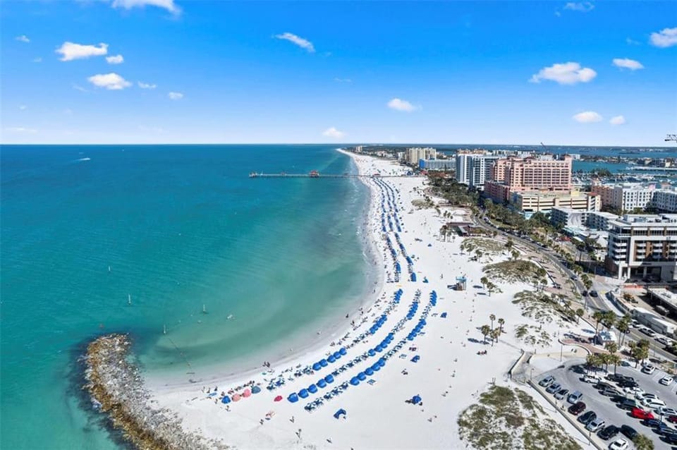Wave condo Apartment in Madeira Beach