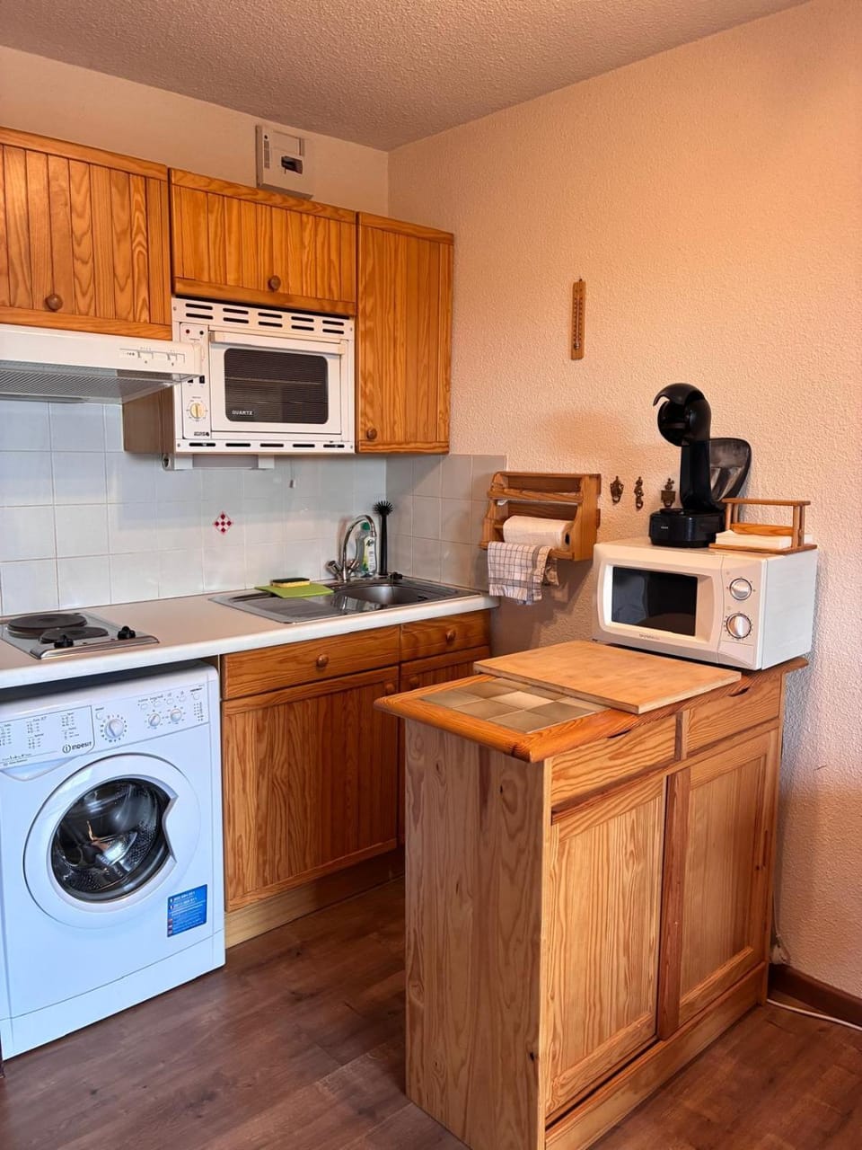 Studio cabine chaleureux à Pyrénées 2000 - WiFi et parking privé Cabin in Bolquère
