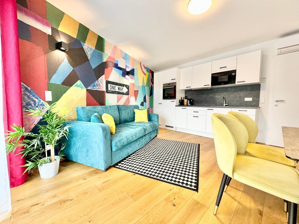 Living room, Seating area