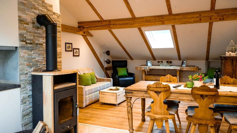 Living room, Dining area