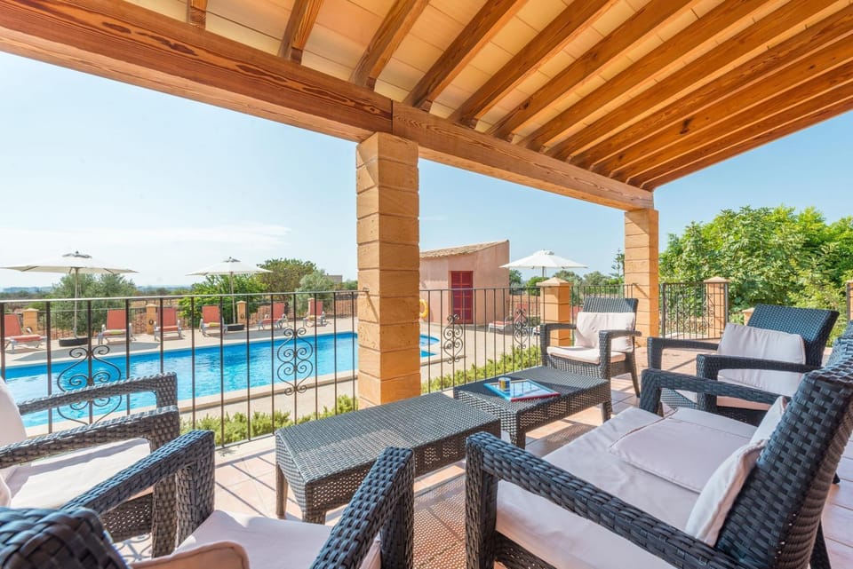 Property building, Balcony/Terrace, Living room, Swimming pool