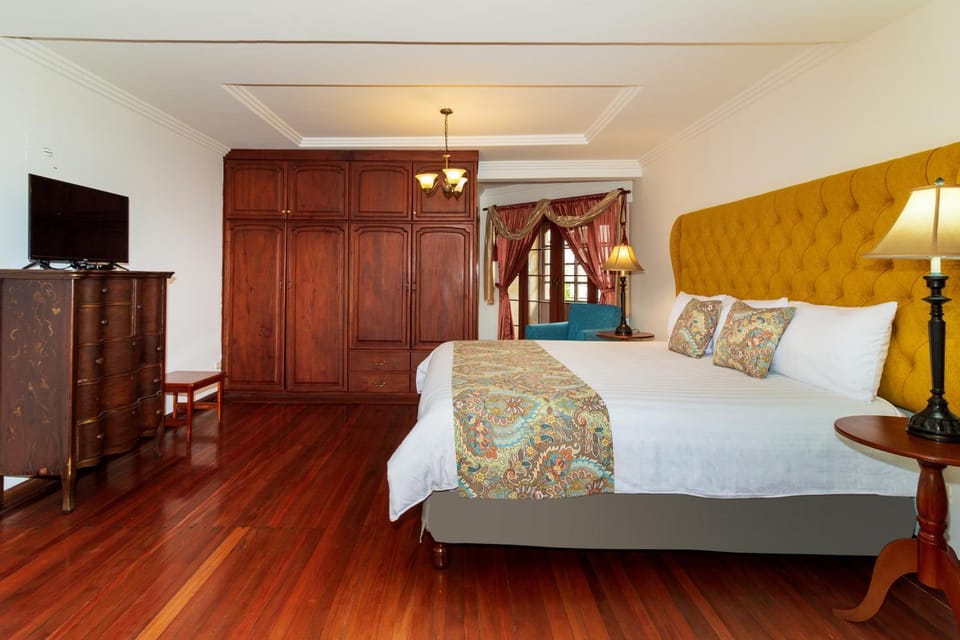 Bed, Photo of the whole room, Bedroom, hair dresser