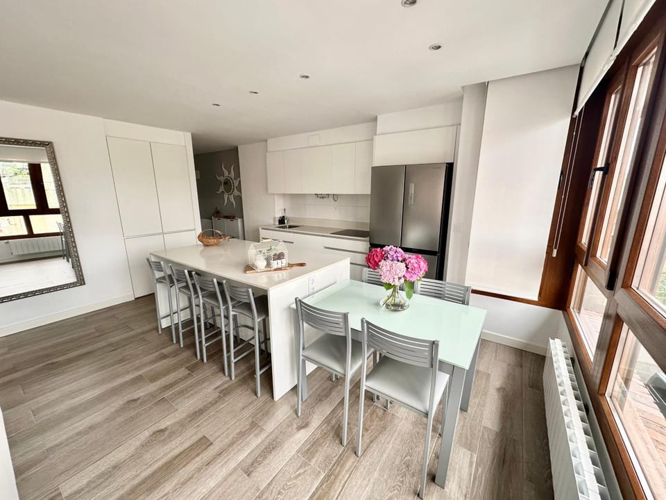 Apartamento Somo Playa con garaje, Cantabria Apartment in Cantabria