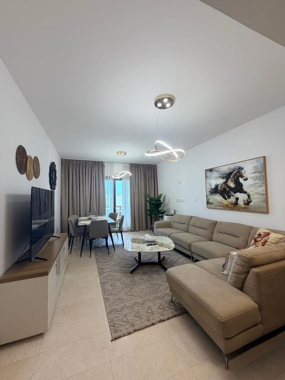 Communal lounge/ TV room, TV and multimedia, Living room, Seating area, Evening entertainment