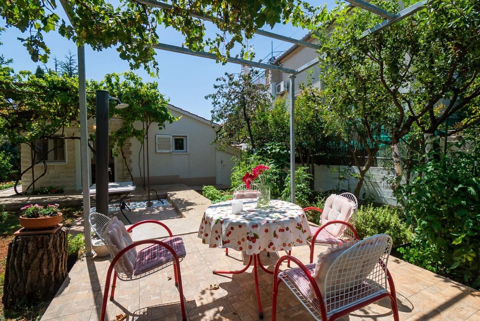 Patio, Seating area