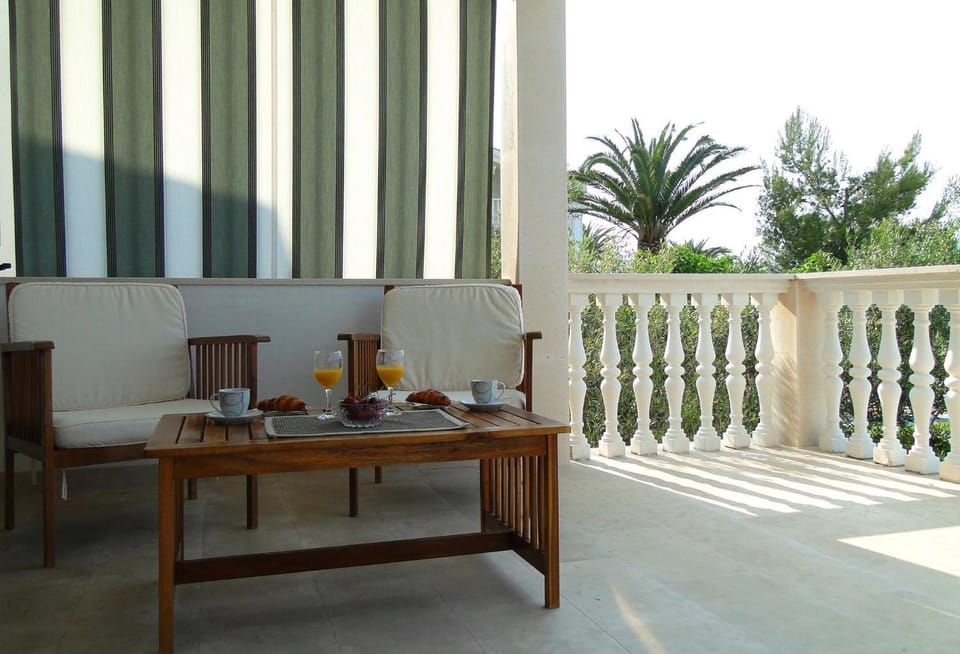 Balcony/Terrace, Food and drinks, Sea view