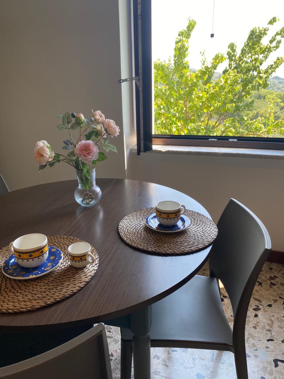 Seating area, Dining area