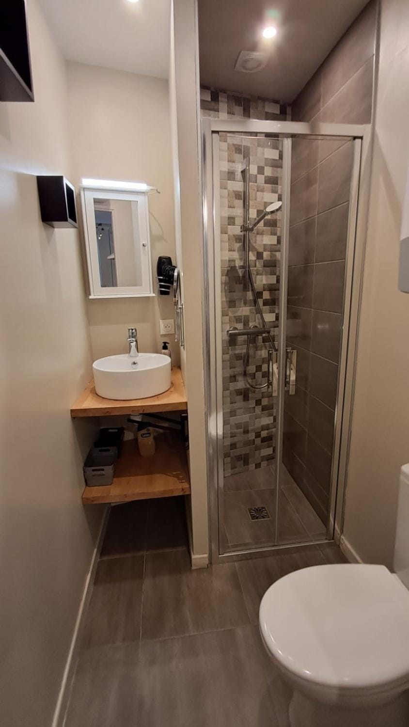 Shower, Toilet, Bathroom