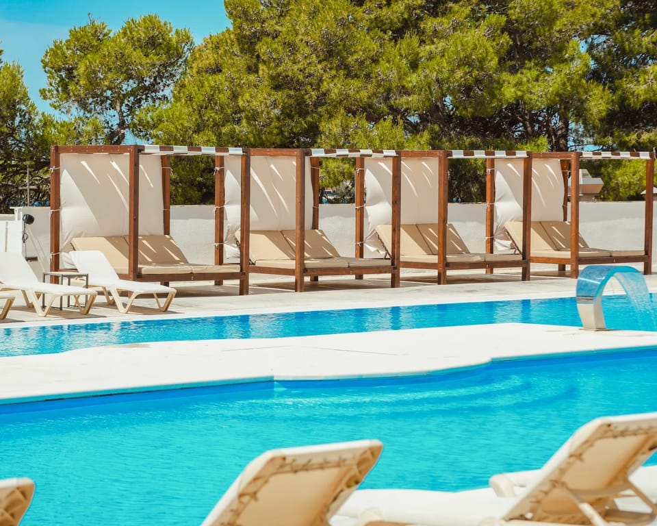 Swimming pool, Swimming pool
