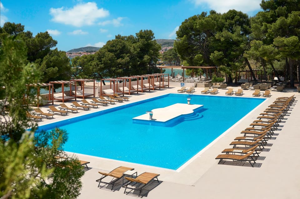 Day, Swimming pool, Swimming pool