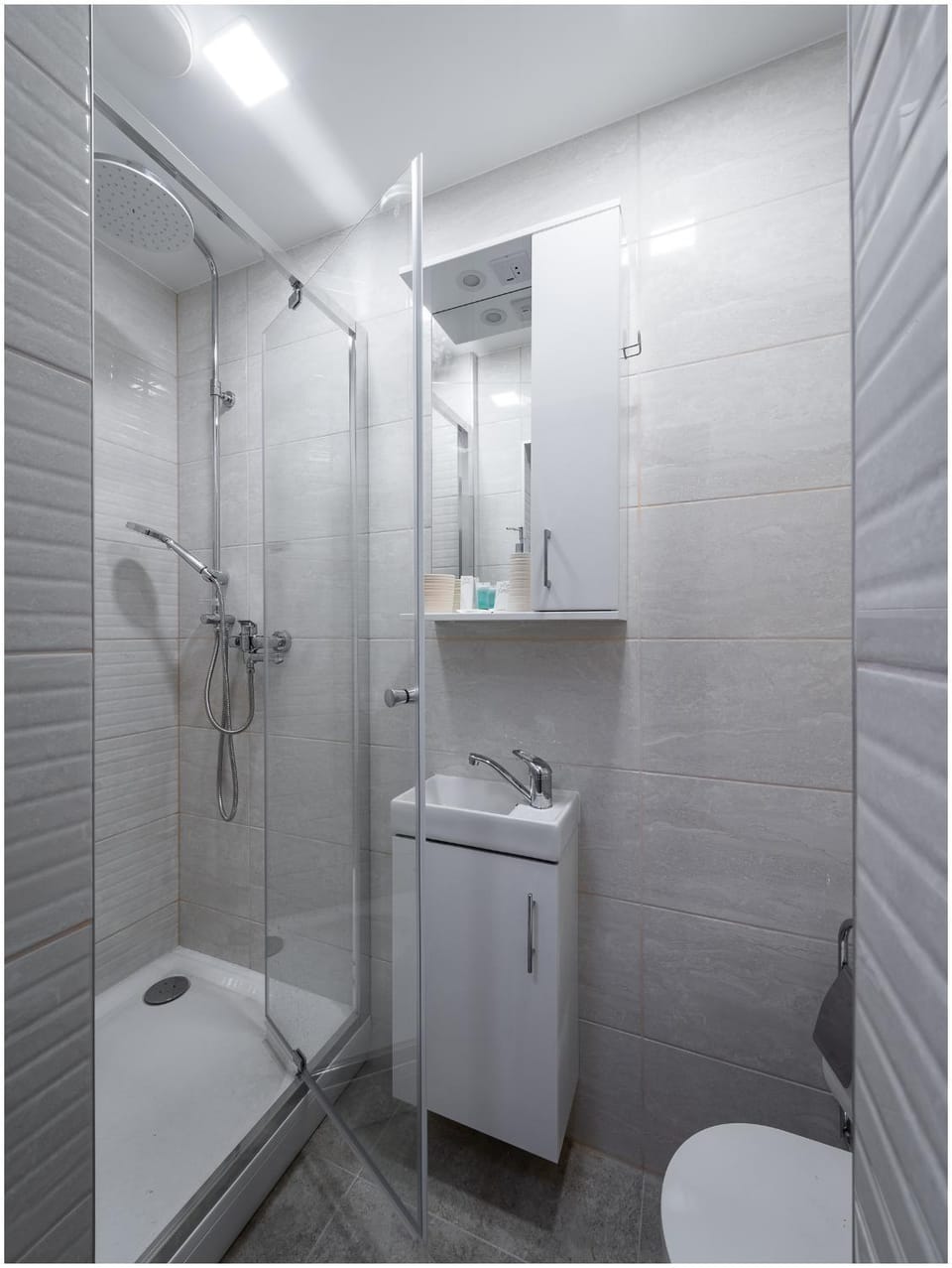 Shower, Toilet, towels