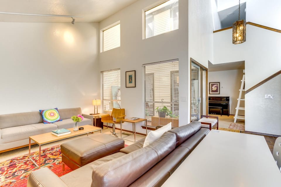 Edmond Townhome w/ Pool Access Near Arcadia Lake! House in Edmond