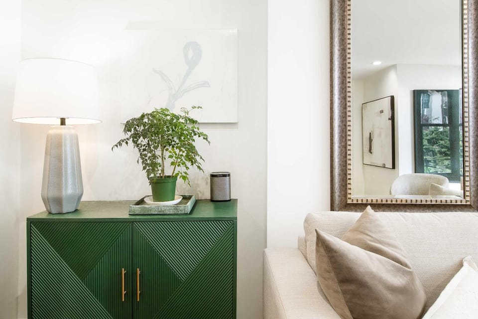 Designer Home in Diplomat District Apartment in Midtown