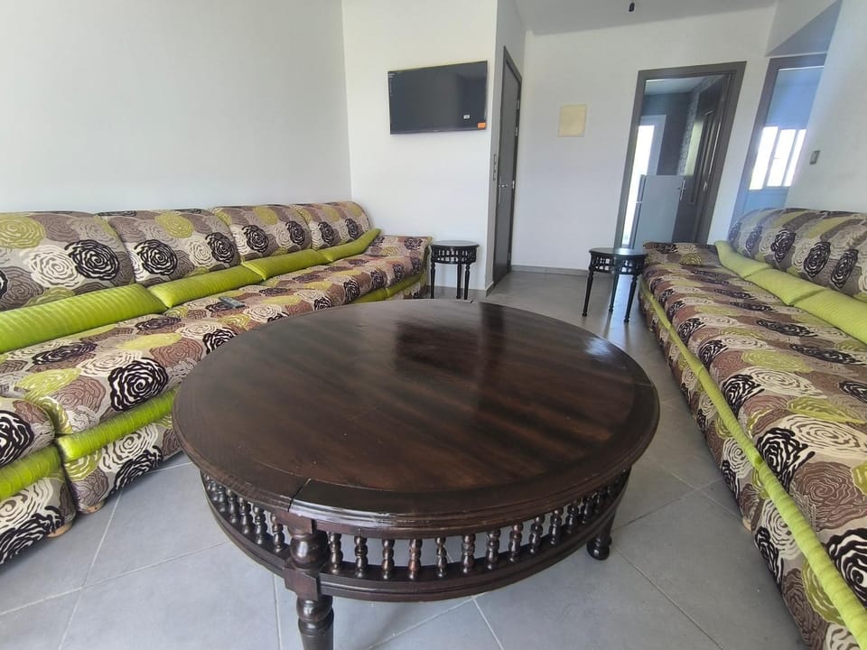 Bed, TV and multimedia, Living room, Seating area