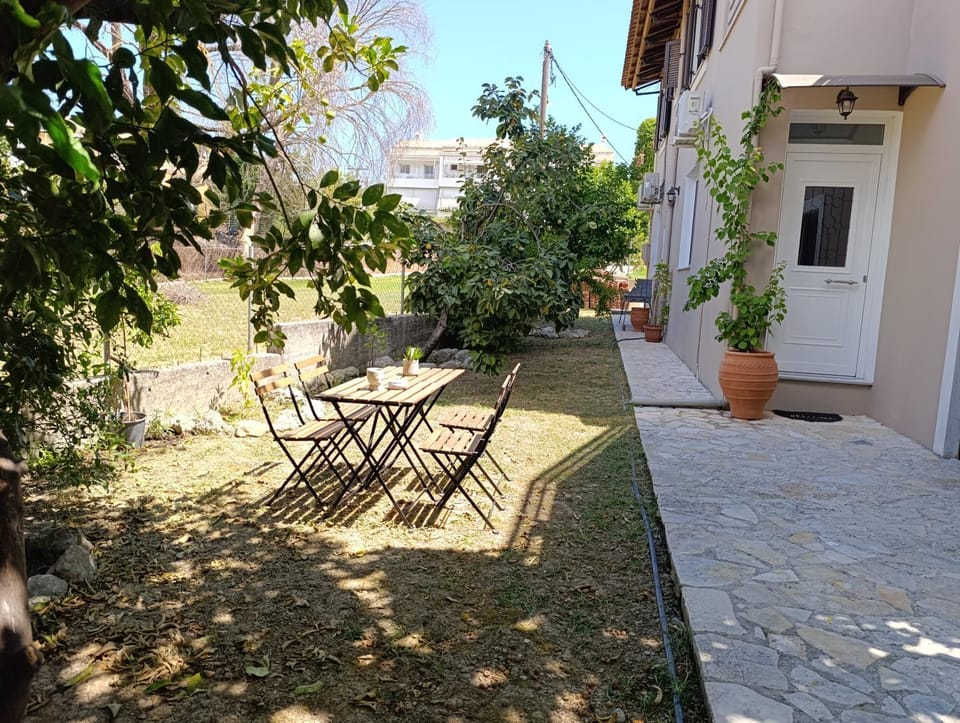 Patio, Facade/entrance, Garden, Garden view