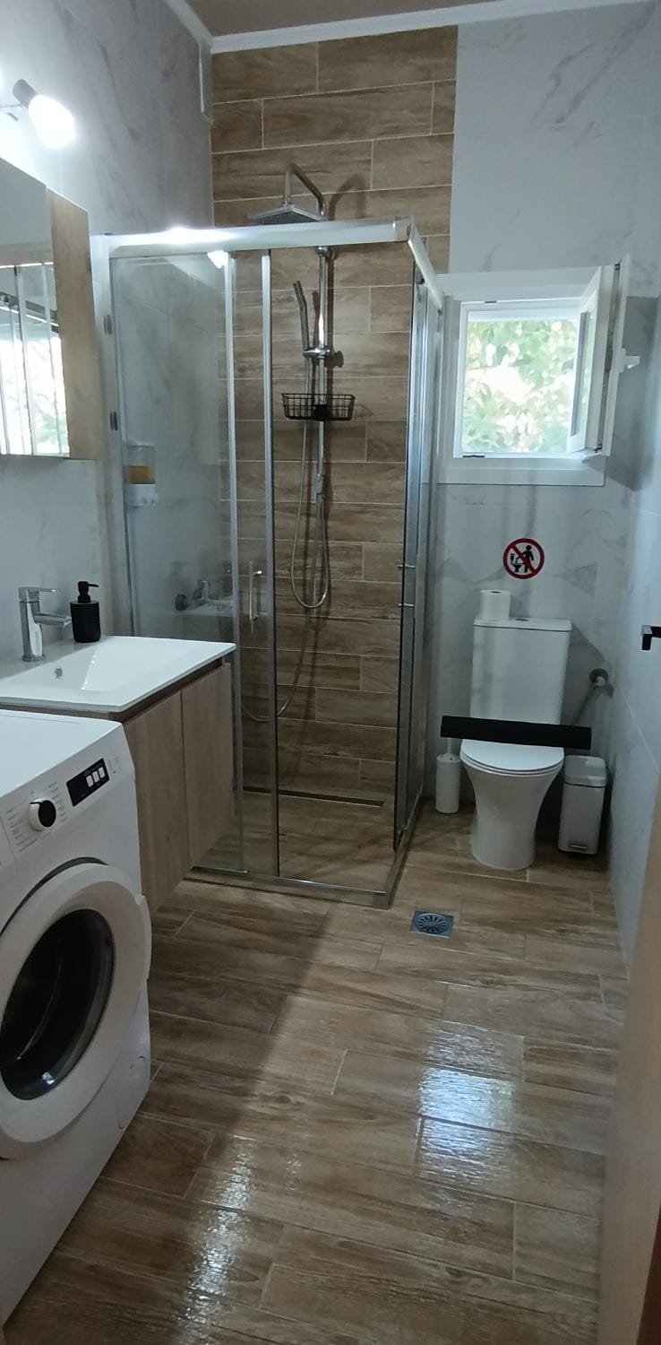 Shower, Toilet, Bathroom, washing machine