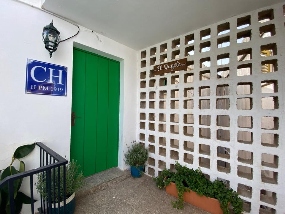 CH El Quijote Bed and Breakfast in Llevant
