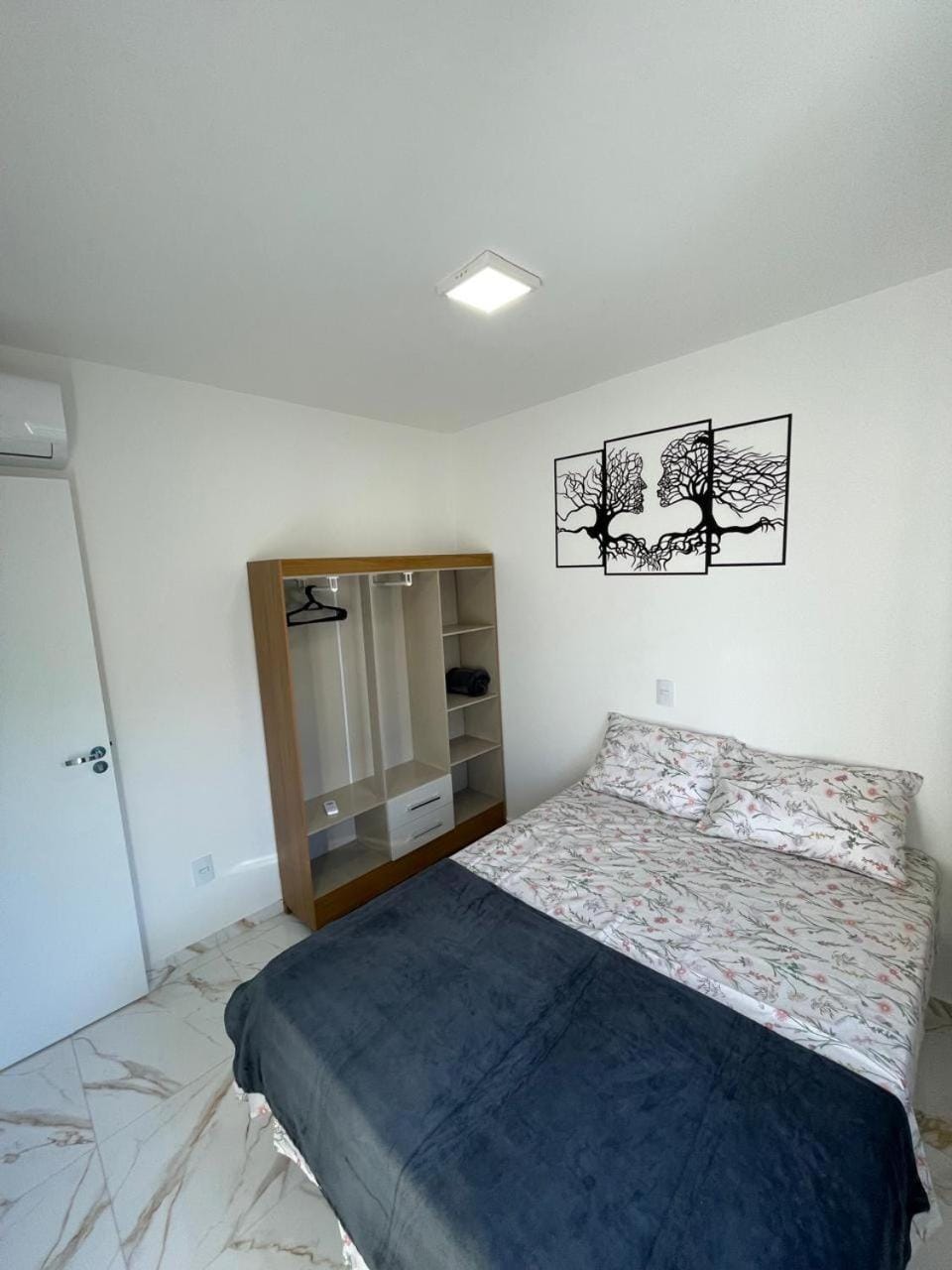 Bed, Photo of the whole room, Bedroom, wardrobe, air conditioner