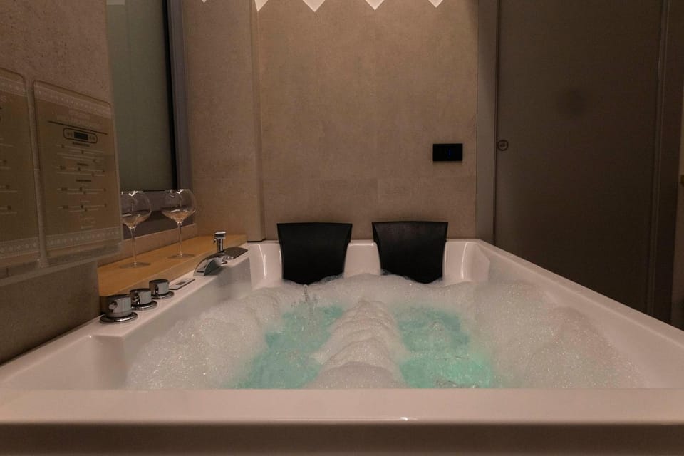 Hot Tub, Hot Tub, Bath