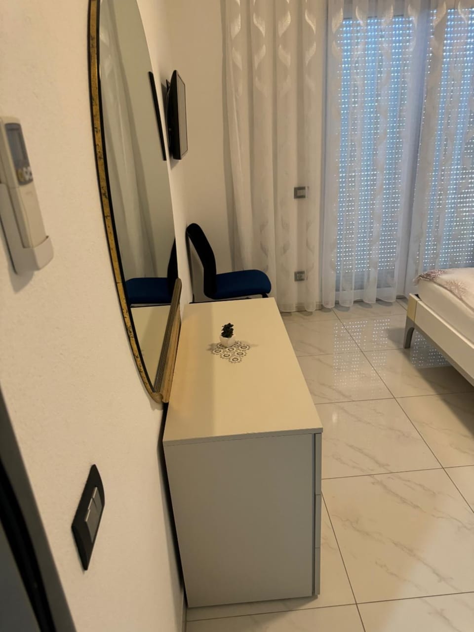 Bed, TV and multimedia, Bedroom, wardrobe, air conditioner