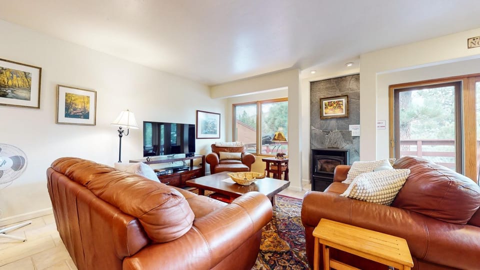 Lakeview Villas #26 condo Apartment in Mammoth Lakes