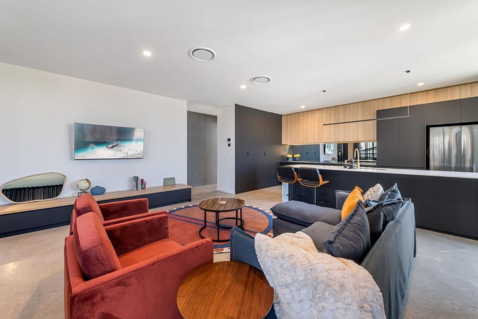 The Smith Luxurious brand new 3 bedroom townhouse by the beach House in Sunshine Coast