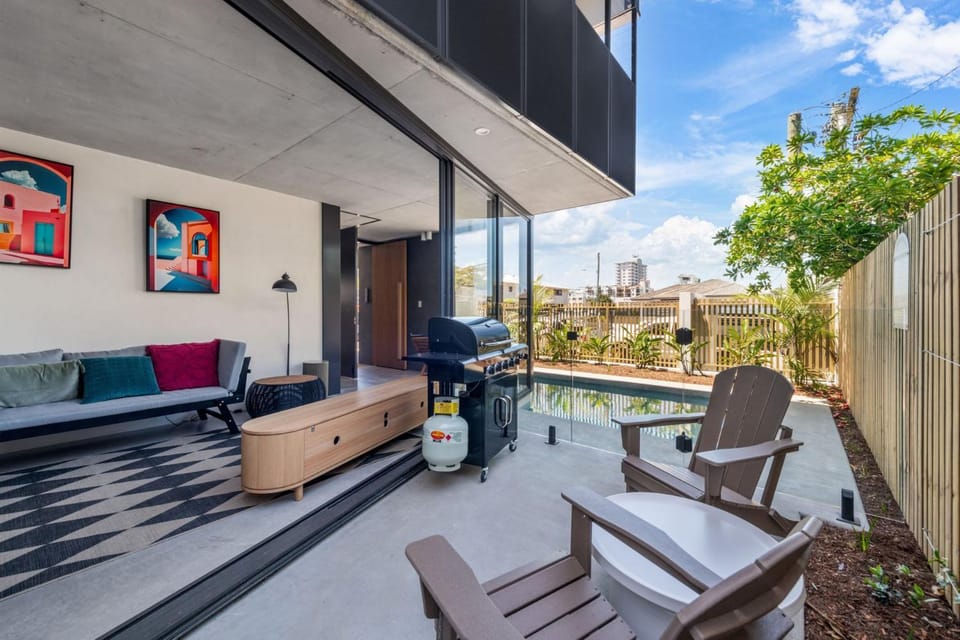 The Smith Luxurious brand new 3 bedroom townhouse by the beach House in Sunshine Coast