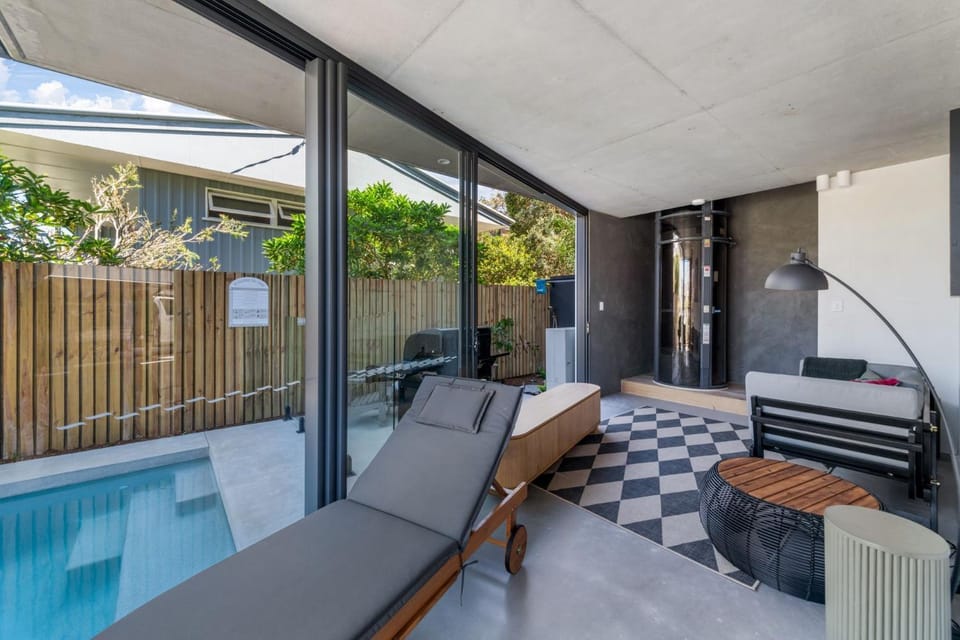 The Smith Luxurious brand new 3 bedroom townhouse by the beach House in Sunshine Coast