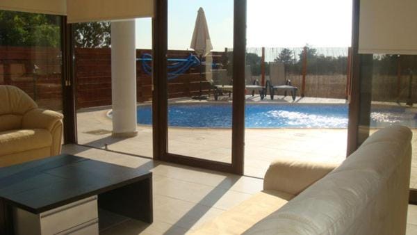 Villa Emilia-Pafia Villa in Yeroskipou