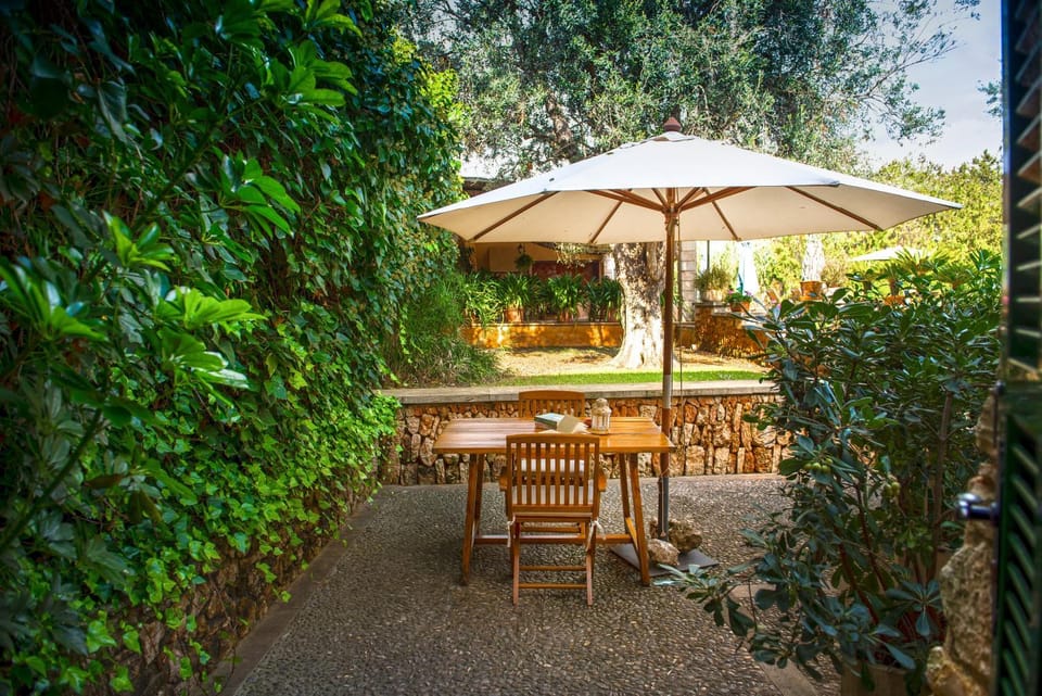 Agroturisme Fincahotel Can Bessol Farm Stay in Migjorn