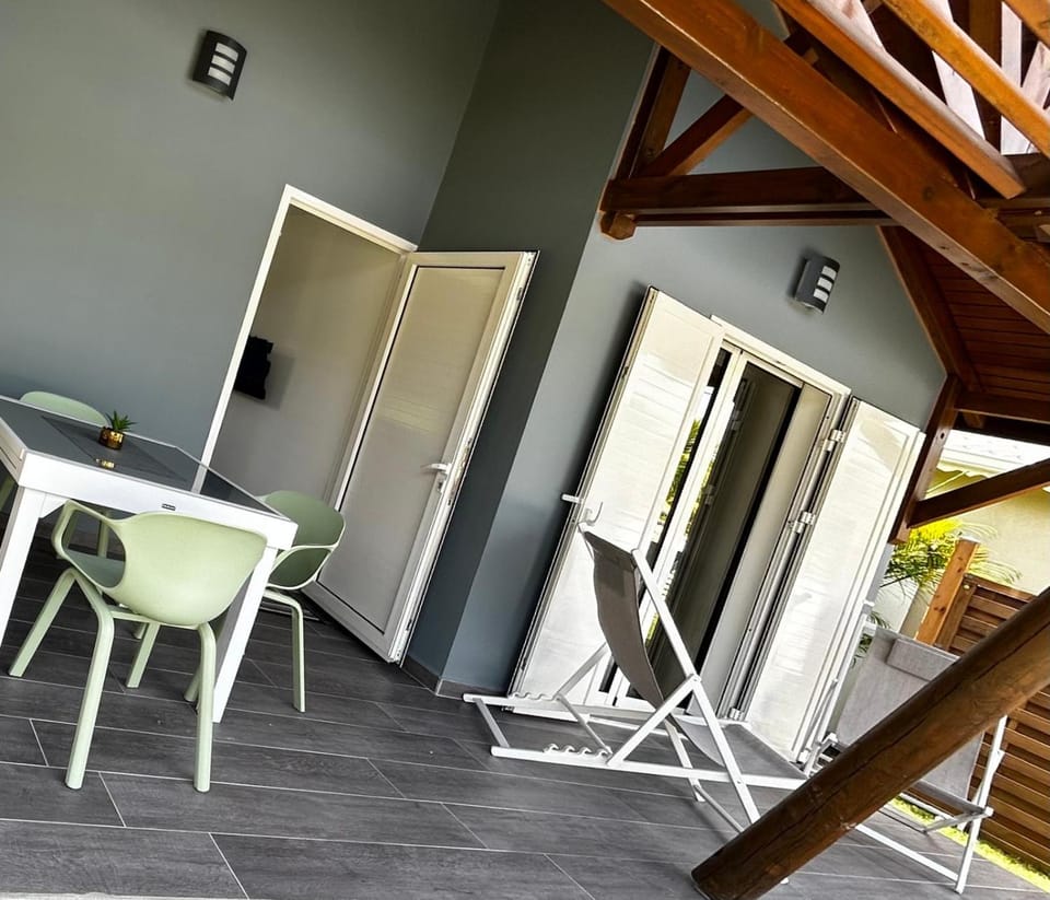 Patio, Dining area