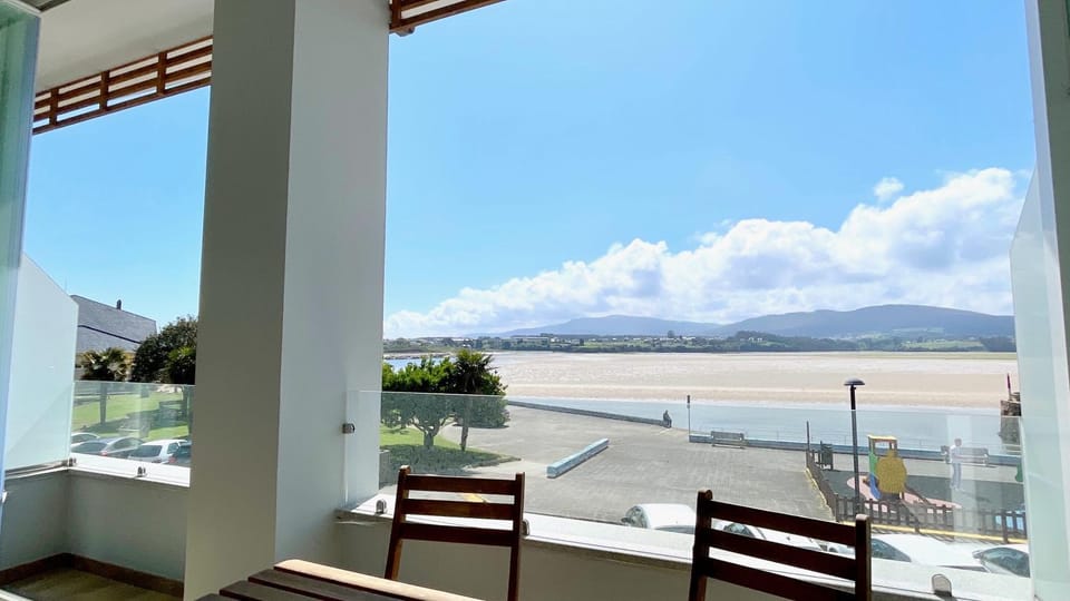 The Cliffs A Ribeira - Pampillosa Apartment in Foz