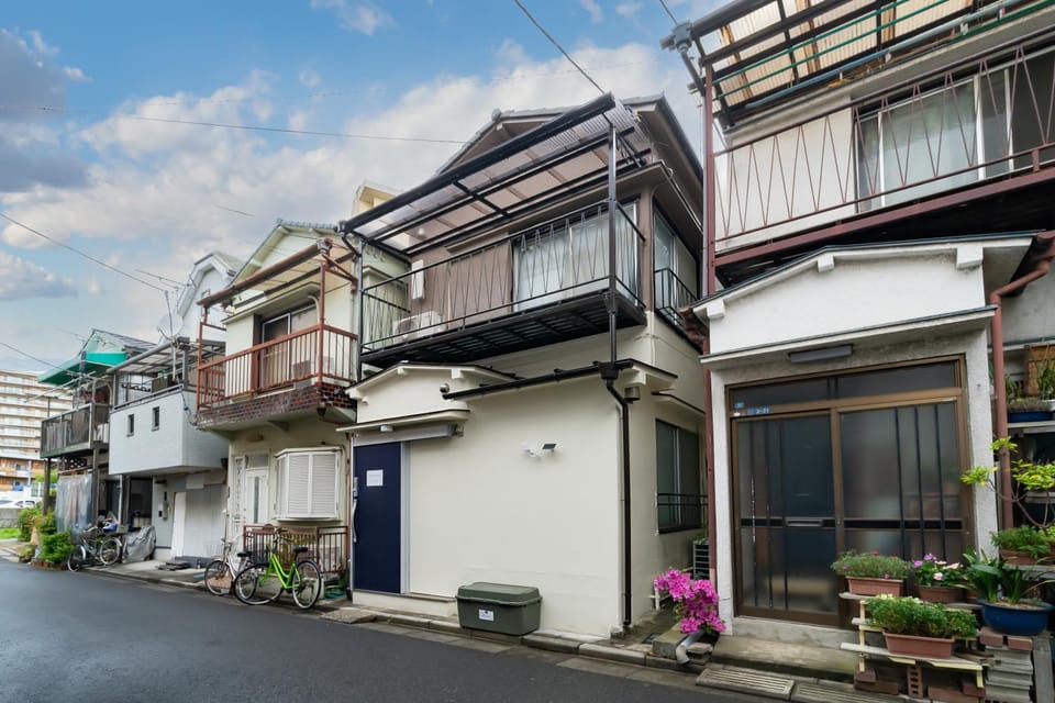 Property building, Day, Neighbourhood
