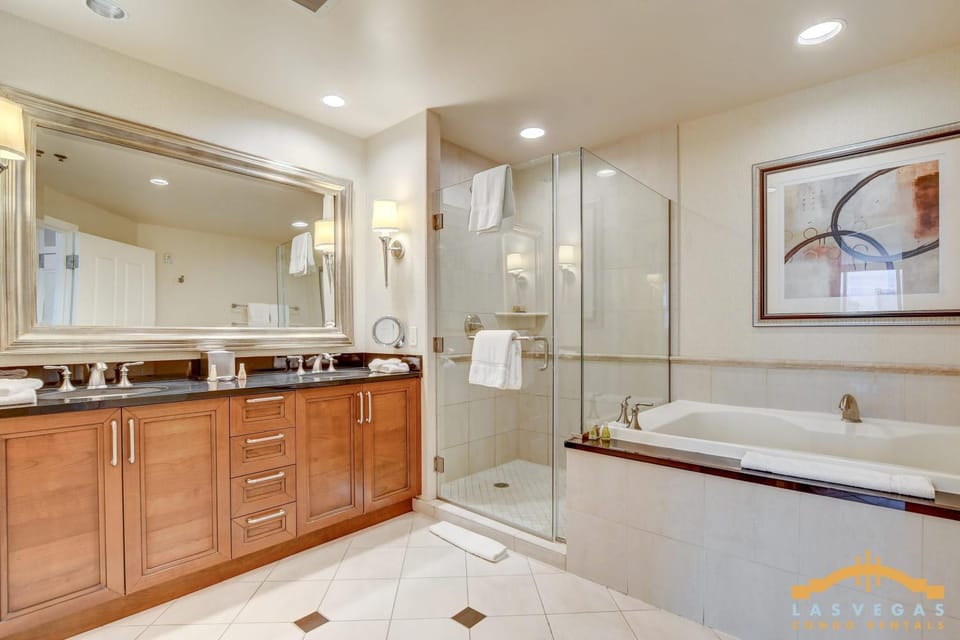 MGM Signature-06-711 Strip View Jacuzzi Studio House in Las Vegas Strip