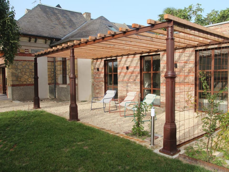 Gîte de charme avec spa, piscine intérieure et jardin clos près de Chinon - FR-1-381-553 House in Centre-Val de Loire