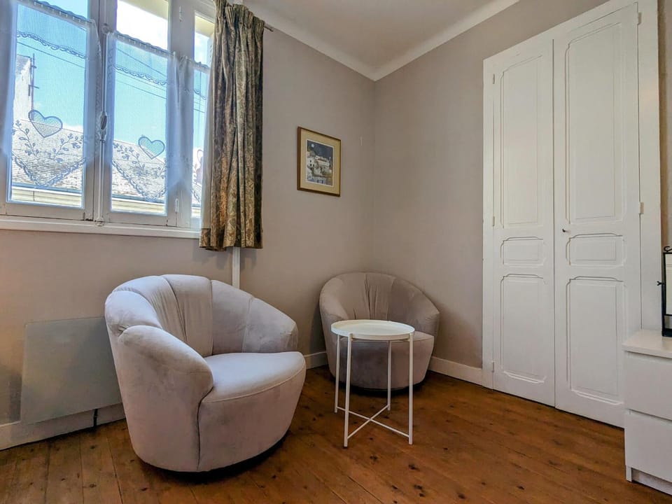 Maison charmante avec jardin près de Tours et Châteauroux - FR-1-591-594 Apartment in Centre-Val de Loire